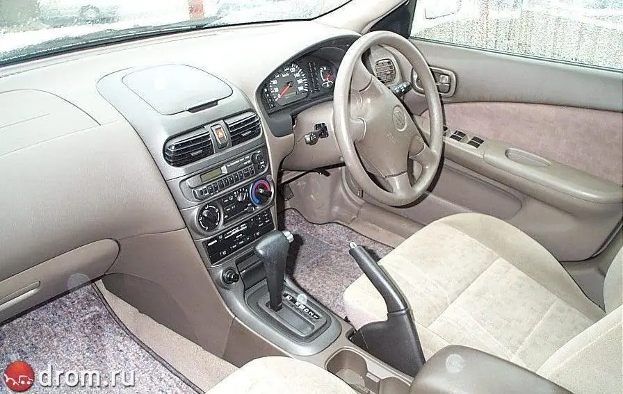 Nissan Sunny 2003 салон